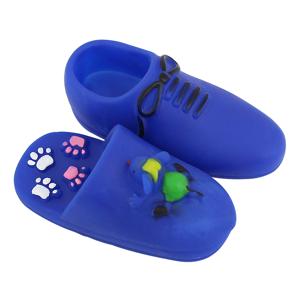 Brinq cao 2 sapatos