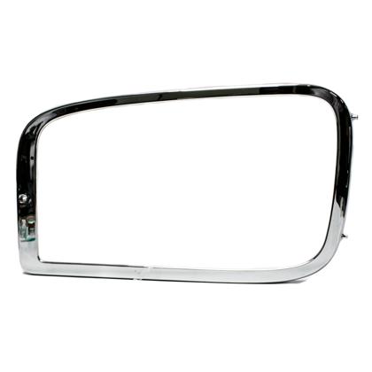 Moldura do Farol Mercedes Axor 2005 a 2019 Lado Motorista - Nino - A-11