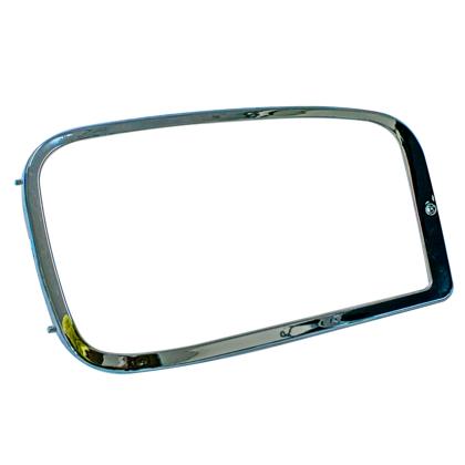 Moldura Farol Mercedes Benz Axor Após 2005 Lado Passageiro Plástico Cromado - Pradolux - PL6031.01.16