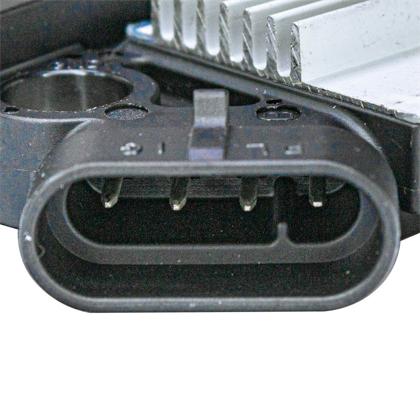 Regulador De Voltagem 9SI Cummins Geradores Estacionários Dynapac CC422 CC432 CC522 CC622 Motor Cummins 12V 95A 4 Vias - GAUSS - GA0731  